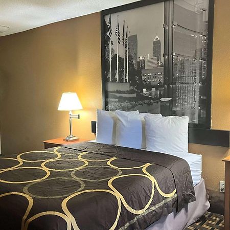 Hotel Super 8 By Wyndham Indianapolis/Ne/Castleton Area Esterno foto