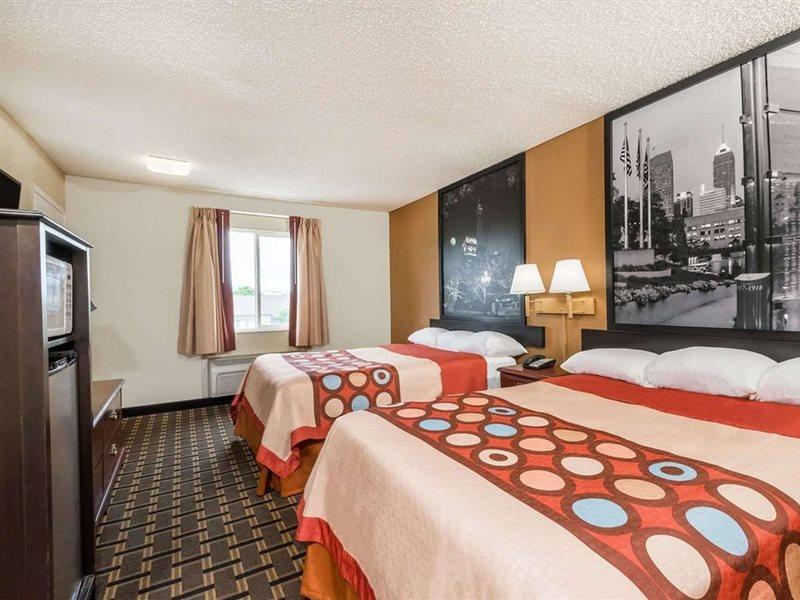 Hotel Super 8 By Wyndham Indianapolis/Ne/Castleton Area Esterno foto