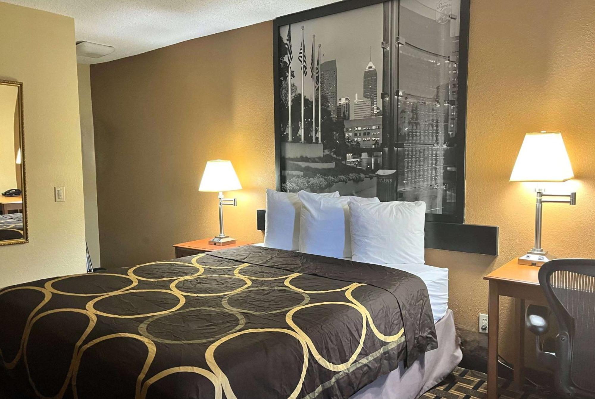 Hotel Super 8 By Wyndham Indianapolis/Ne/Castleton Area Esterno foto