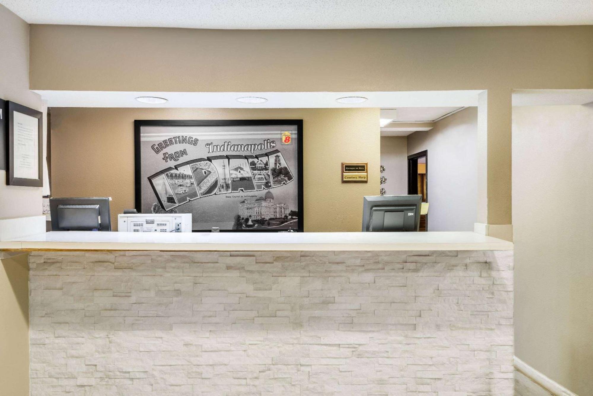Hotel Super 8 By Wyndham Indianapolis/Ne/Castleton Area Esterno foto