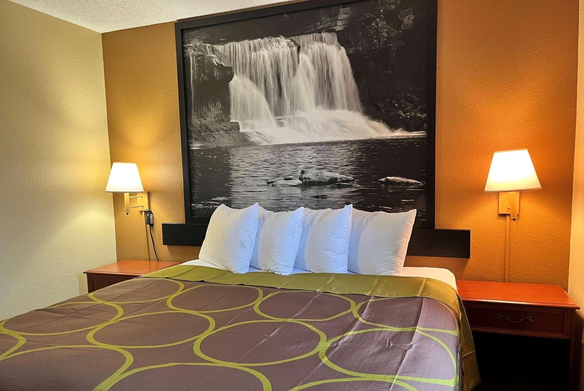 Hotel Super 8 By Wyndham Indianapolis/Ne/Castleton Area Esterno foto