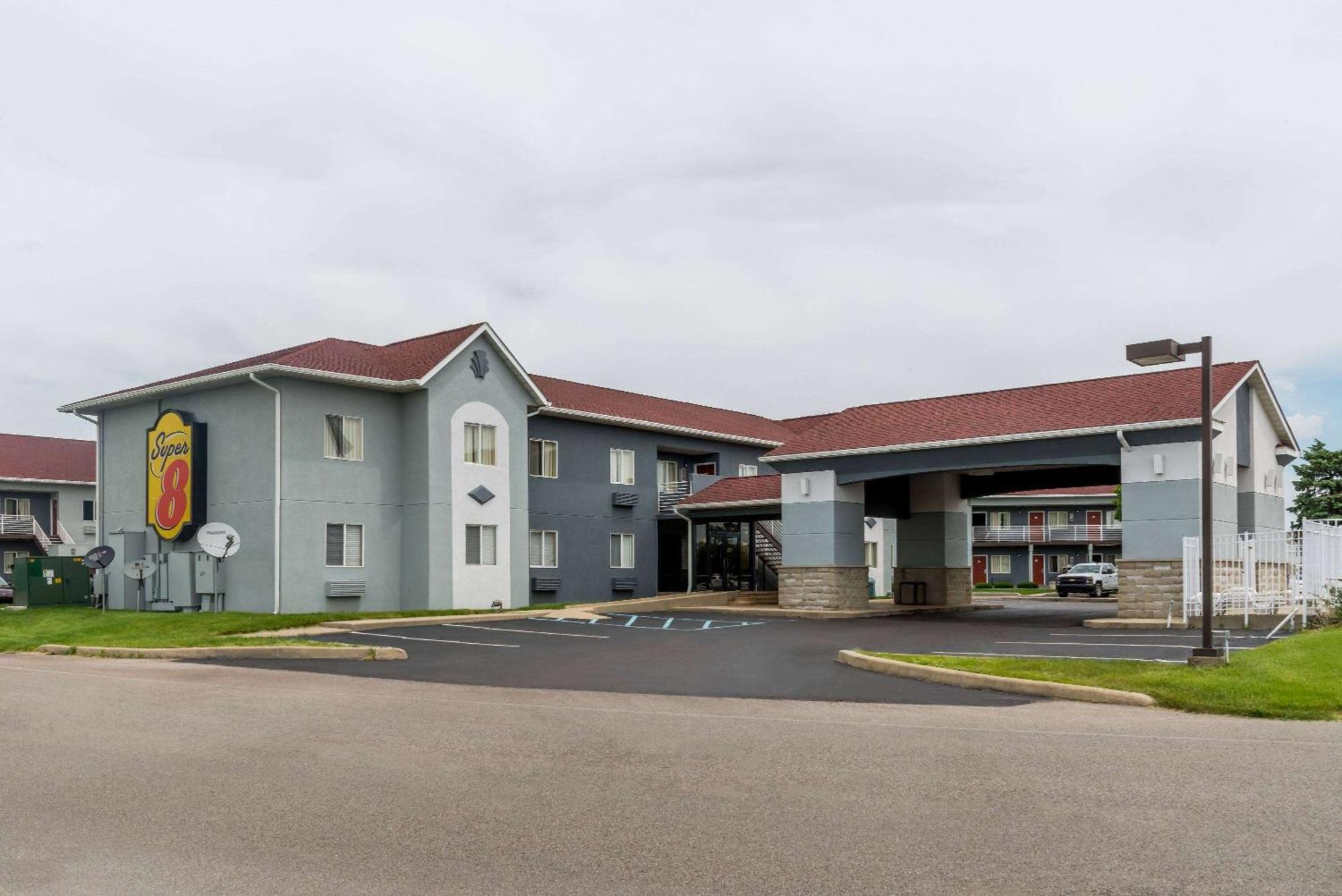 Hotel Super 8 By Wyndham Indianapolis/Ne/Castleton Area Esterno foto