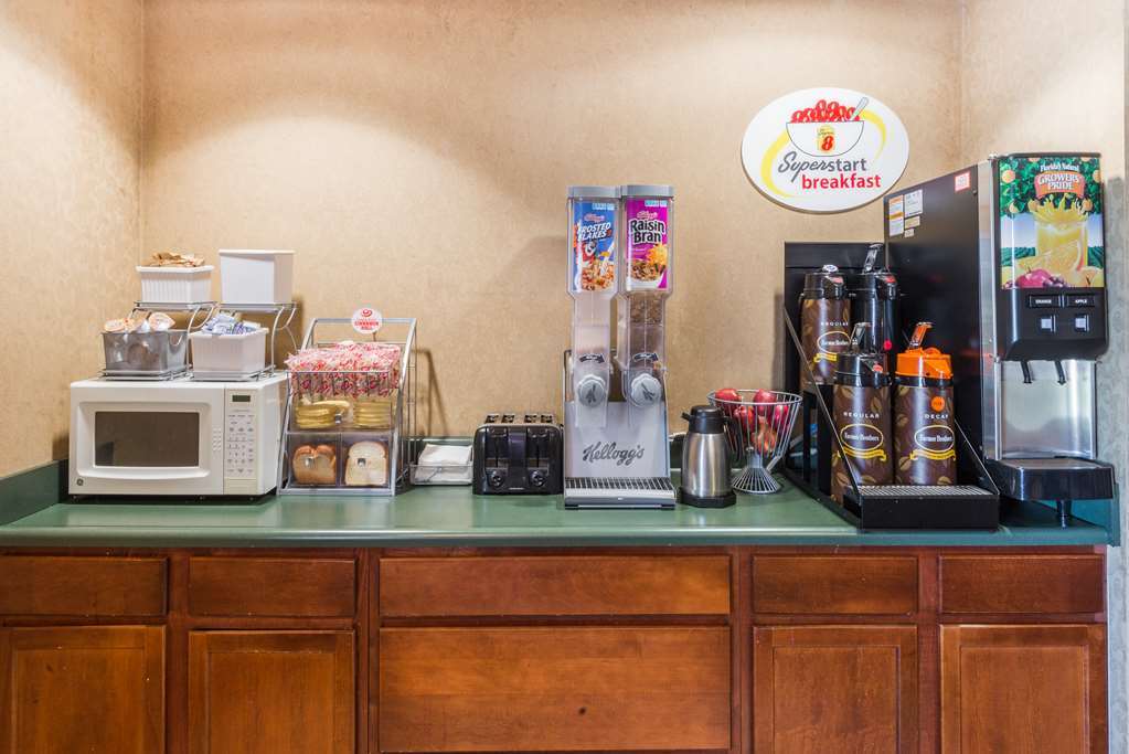 Hotel Super 8 By Wyndham Indianapolis/Ne/Castleton Area Servizi foto